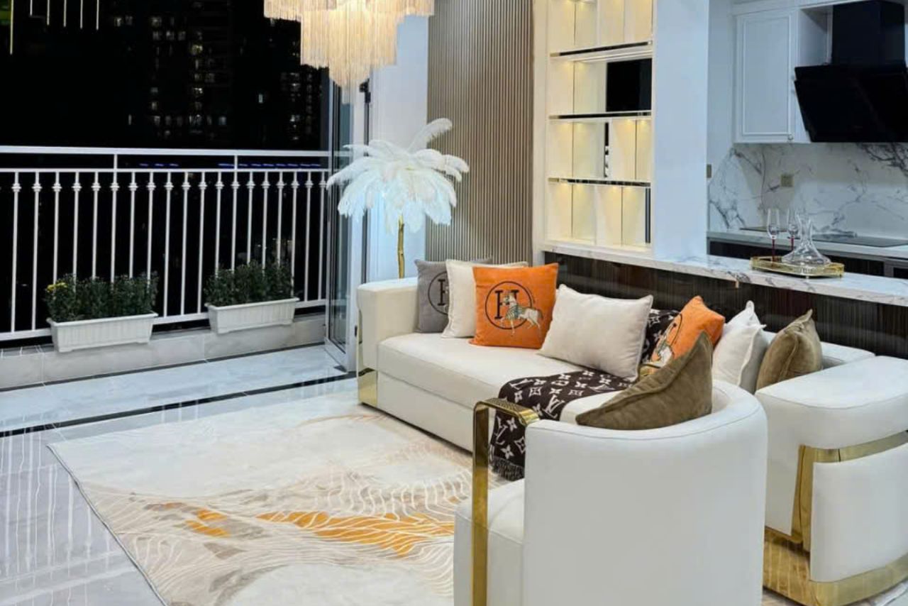 Bán căn hộ 4 phòng ngủ Vinhomes Bình Thạnh diện tích 150m2, nội thất mới decor (1)