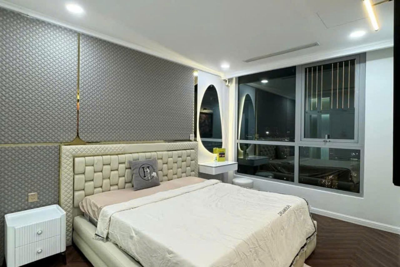 Bán căn hộ 4 phòng ngủ Vinhomes Bình Thạnh diện tích 150m2, nội thất mới decor (8)